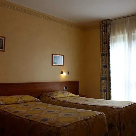 Beau Site Отель Брюссон