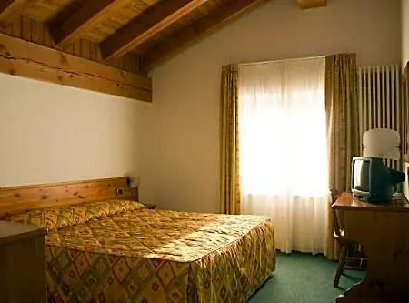 Beau Site 3* Брюссон